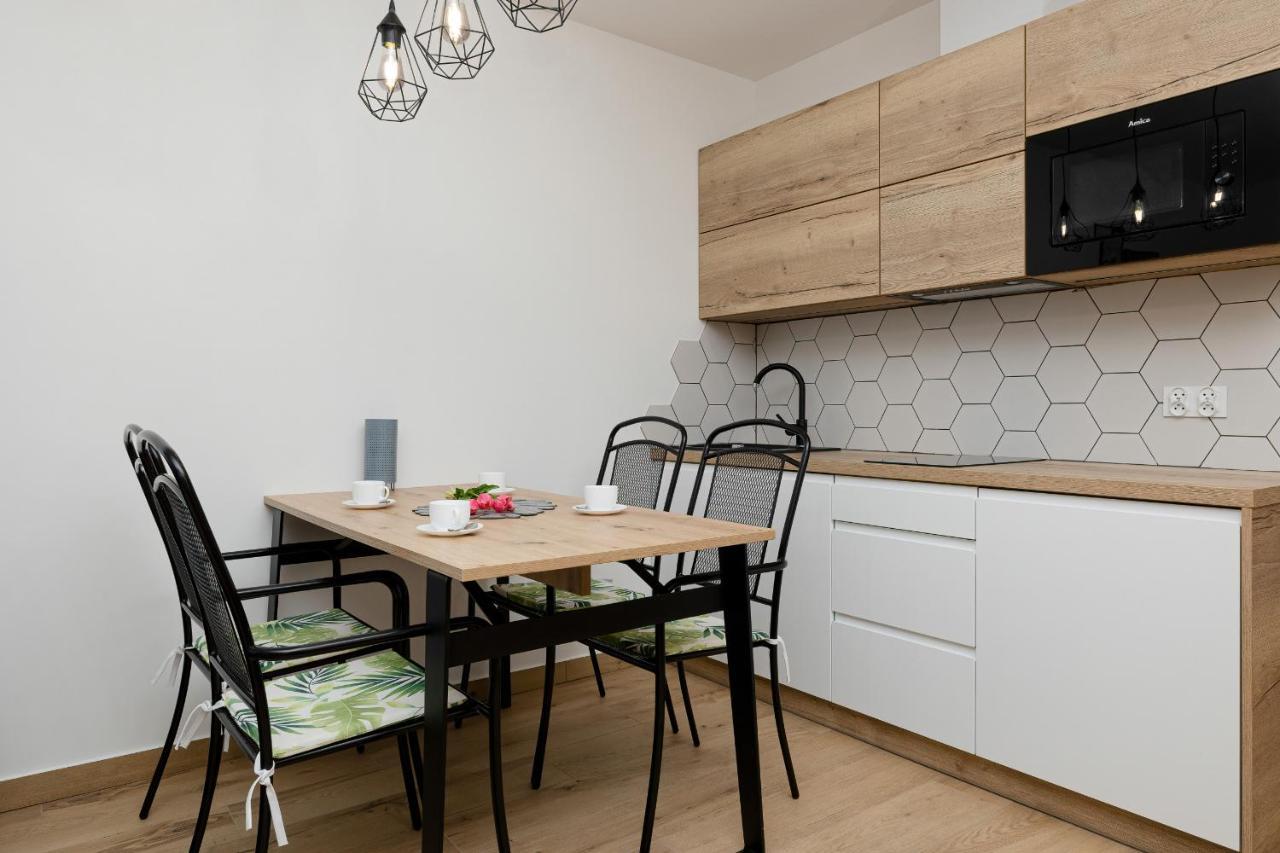 Apartamenty Zielona 11 By Noclegi Renters Miedzywodzie Bagian luar foto